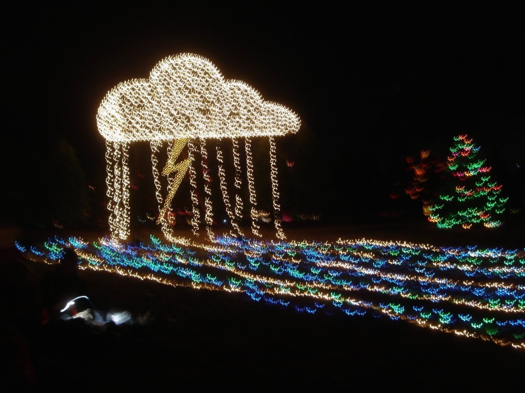 Hildebrand Christmas ScreenSaver/1024x768_2005-12-22-38 Trail of Lights.jpg